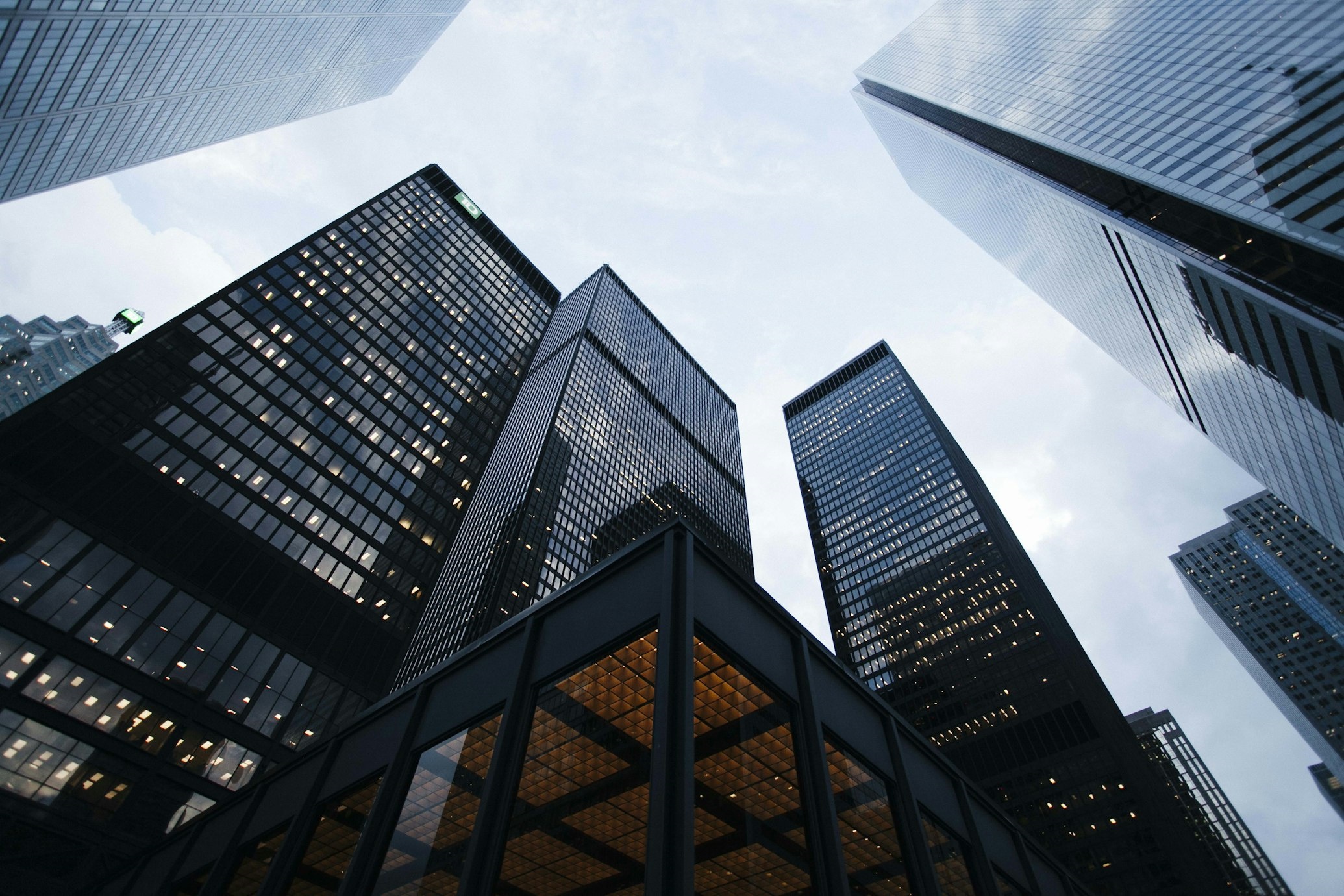 世華企業(yè)管理有限公司 世華企業(yè)管理有限公司